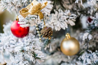 Madalyalı Noel ağacı