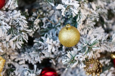 Madalyalı Noel ağacı