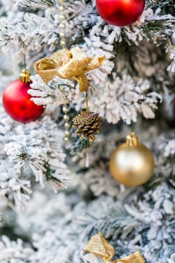 Madalyalı Noel ağacı