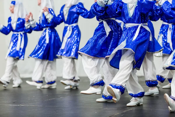 Kids dancing tradition Russian folk dances — Stock Photo, Image