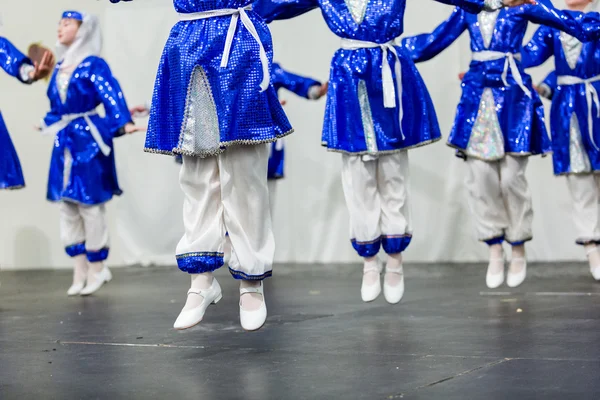 Kids dancing tradition Russian folk dances — Stock Photo, Image