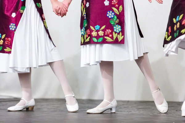 Kids dancing tradition Russian folk dances — Stock Photo, Image