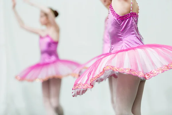 Kids dancing at stage, performance — Stock Photo, Image