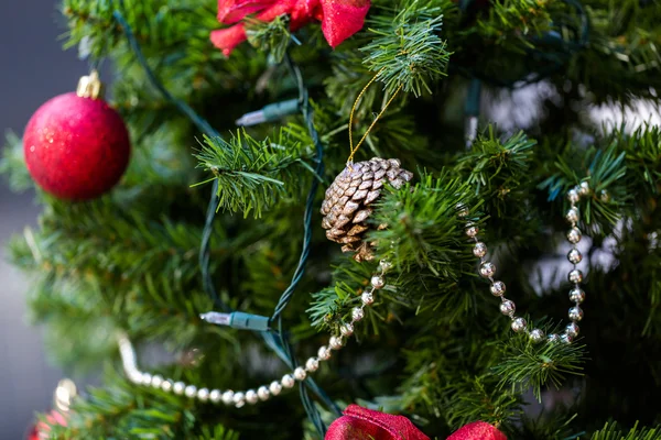 Decorated Christmas tree — Stock Photo, Image