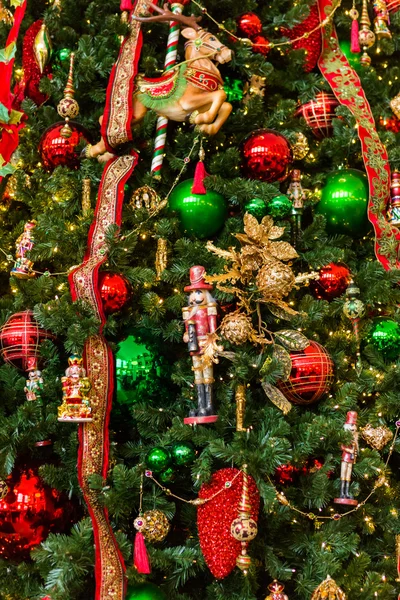 Árbol de Navidad decorado — Foto de Stock