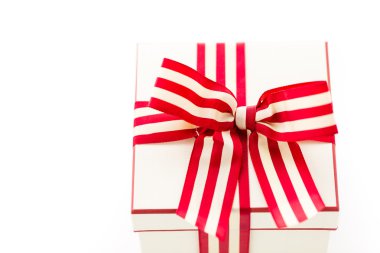 Kırmızı ve Beyaz kurdele ile kutu