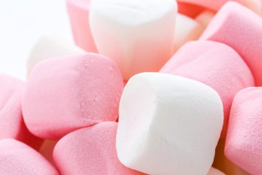 Beyaz ve pembe şekerleme