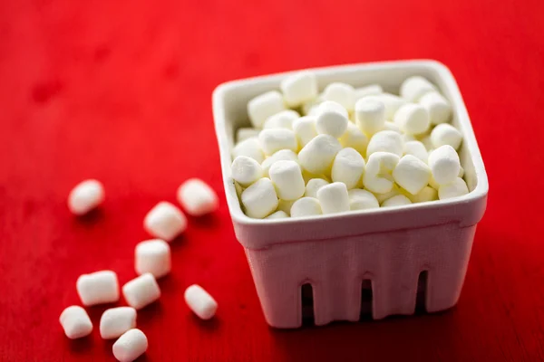 Små runda vita marshmallows — Stockfoto