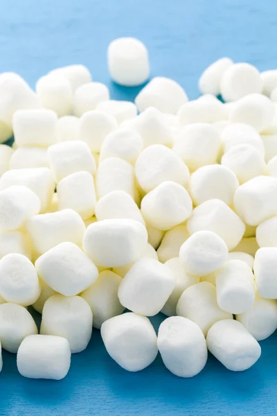 Kleine ronde witte marshmallows — Stockfoto