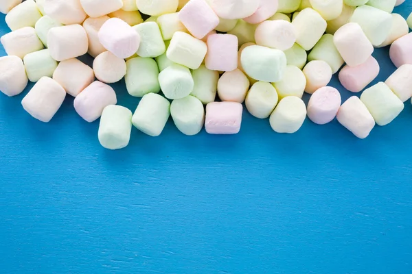 Kleine ronde veelkleurige marshmallows — Stockfoto