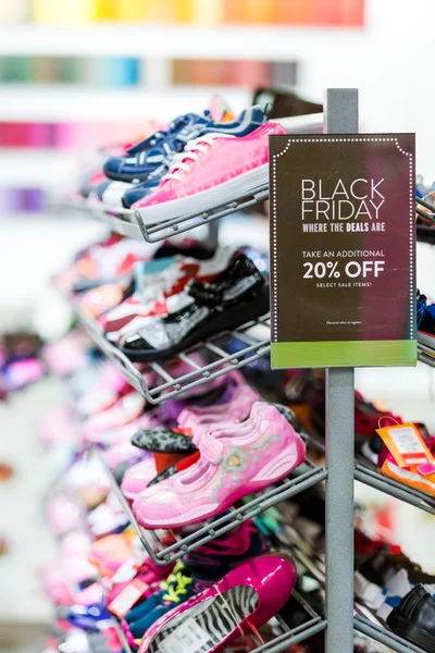 Shopping sign at American mall — Stock Photo, Image