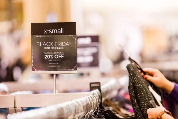 Sinal de compras no shopping americano — Fotografia de Stock