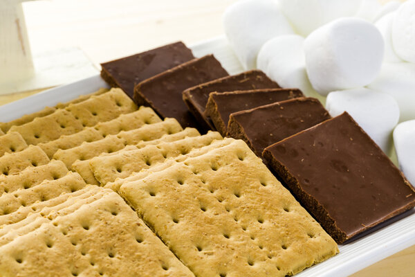 Станция Сморес с большими белыми зефирами
