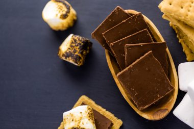 Taze kızarmış smores
