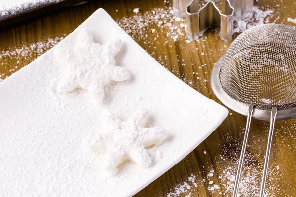 Maken van marshmallows in vormen van sneeuwvlokken — Stockfoto