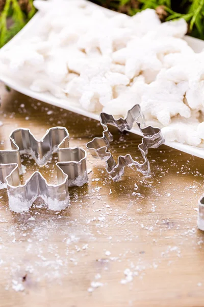 Making marshmallows in shapes of snowflakes — Stock Photo, Image