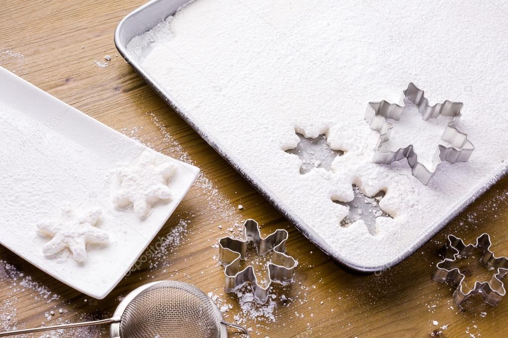 Making marshmallows in shapes of snowflakes