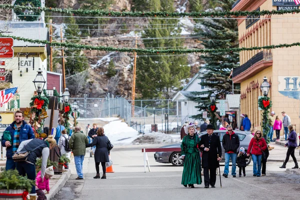 People walking at  Annual Christmas market — Stock Photo, Image