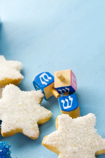 Hanukkah estrellas blancas y azules mano galletas de azúcar esmeriladas —  Fotos de Stock