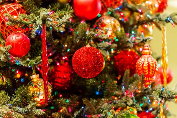Χριστουγεννιάτικο δέντρο κλείνω πάνω θέα — Φωτογραφία Αρχείου