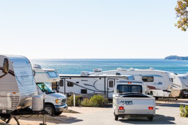 Kış Kaliforniya'da kamp karavan