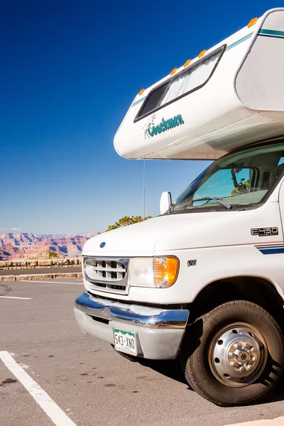 Acampar no Grand Canyon em casa de motor — Fotografia de Stock