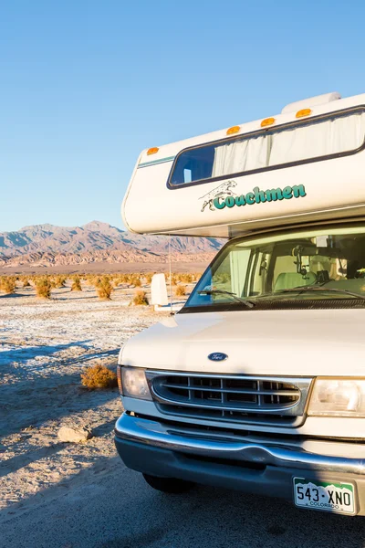 RV acampando no Vale da Morte — Fotografia de Stock