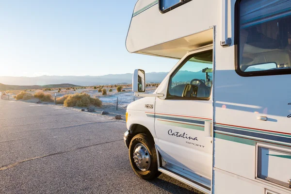 RV camping in Death Valley — Stockfoto