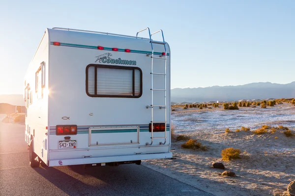 RV camping in Death Valley — Stockfoto