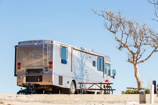 Kış Kaliforniya'da kamp karavan — Stok fotoğraf