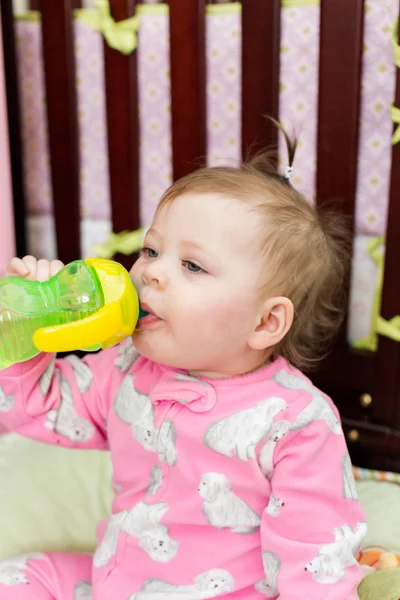 Toddler girl playing in her room. — Stock Photo, Image