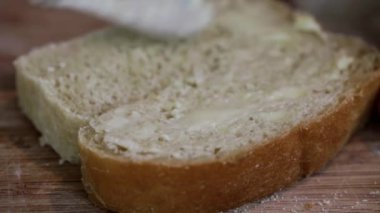 Hamur mayası ekmek tost reçelli yapma Baker