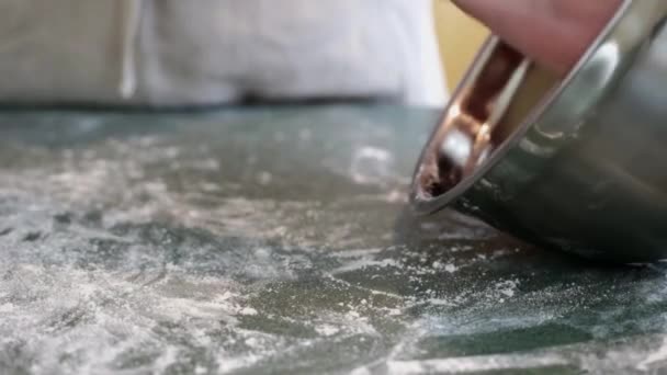 Panadero preparación de pan artesanal masa madre cena — Vídeos de Stock