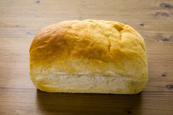 Свіжий запечений кисломолочний хліб — стокове фото