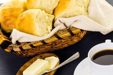 Taze pişmiş hamur mayası akşam yemeği rulo