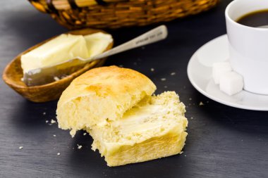 Taze pişmiş hamur mayası akşam yemeği rulo