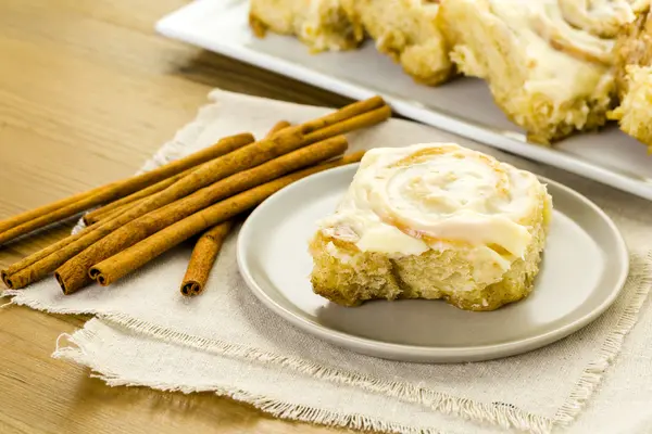 Freshly baked sourdough cinnamon rolls — Stock Photo, Image