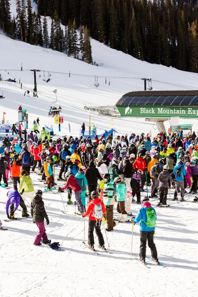 Estância de esqui em Arapahoe Basin, Colorado — Fotografia de Stock