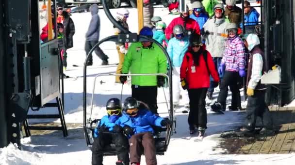 Ośrodek narciarski w dorzeczu Arapahoe, Colorado — Wideo stockowe