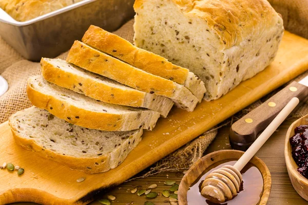 Handwerkliches Sauerteigbrot — Stockfoto