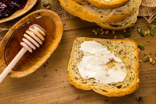 Handwerkliches Sauerteigbrot — Stockfoto