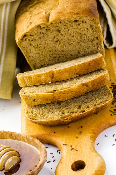 Řemeslník kváskový žitný chléb — Stock fotografie