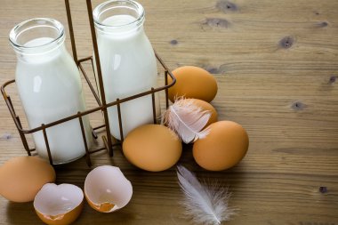 Taze çiftlik yumurta ve süt