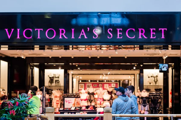 Victoria 's Secret view, shopping mall in United States . — стоковое фото