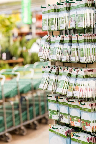 Mängd frön i Garden center — Stockfoto