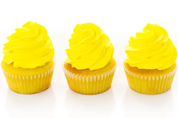 Cupcakes com cobertura de cor brilhante — Fotografia de Stock