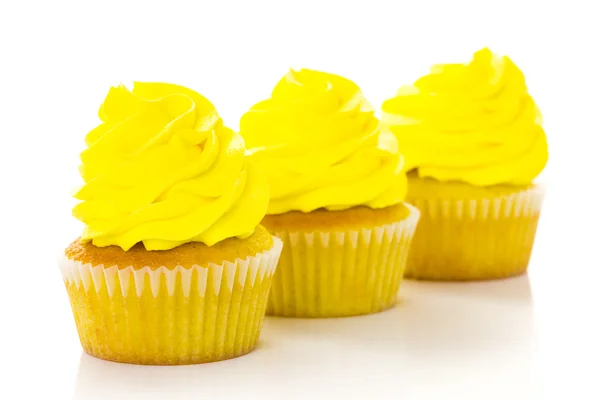 明るい色のアイシングでカップケーキ — ストック写真