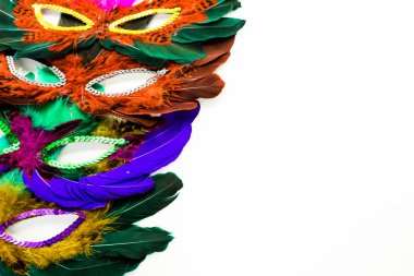 Çok renkli süslemeleri, Mardi Gras için yüz maskesi