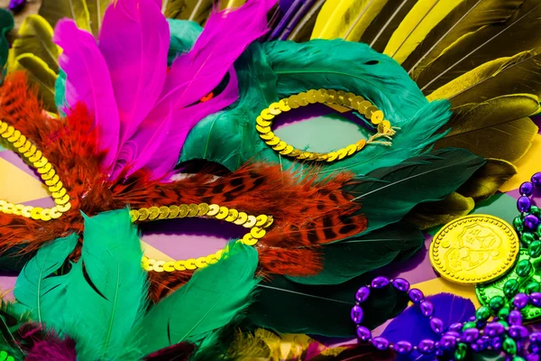 Decoraciones multicolores para la fiesta del Mardi Gras — Foto de Stock