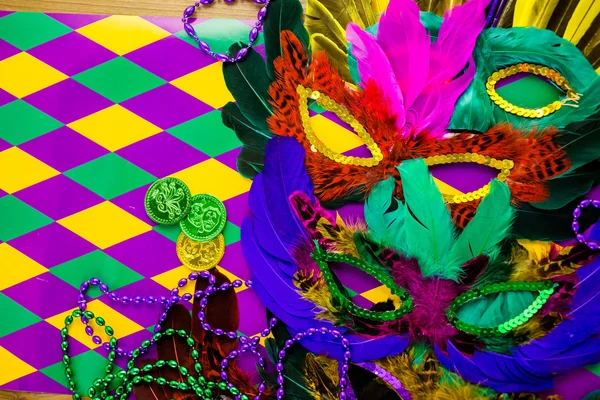 Mardi Gras partisi için çok renkli süslemeleri